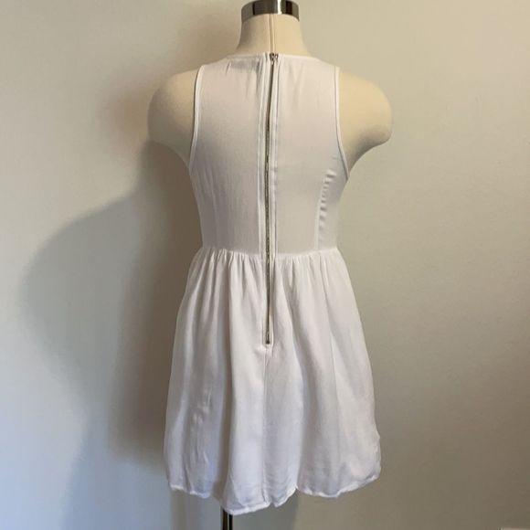 Cutest White Dress   - Picture 3 of 7